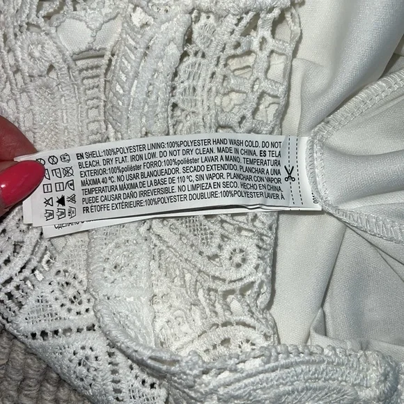 White dress - Picture 8 of 9